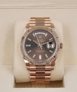 Rolex Oyster Perpetual Day-Date 40 228235 Mặt Số Chocolate