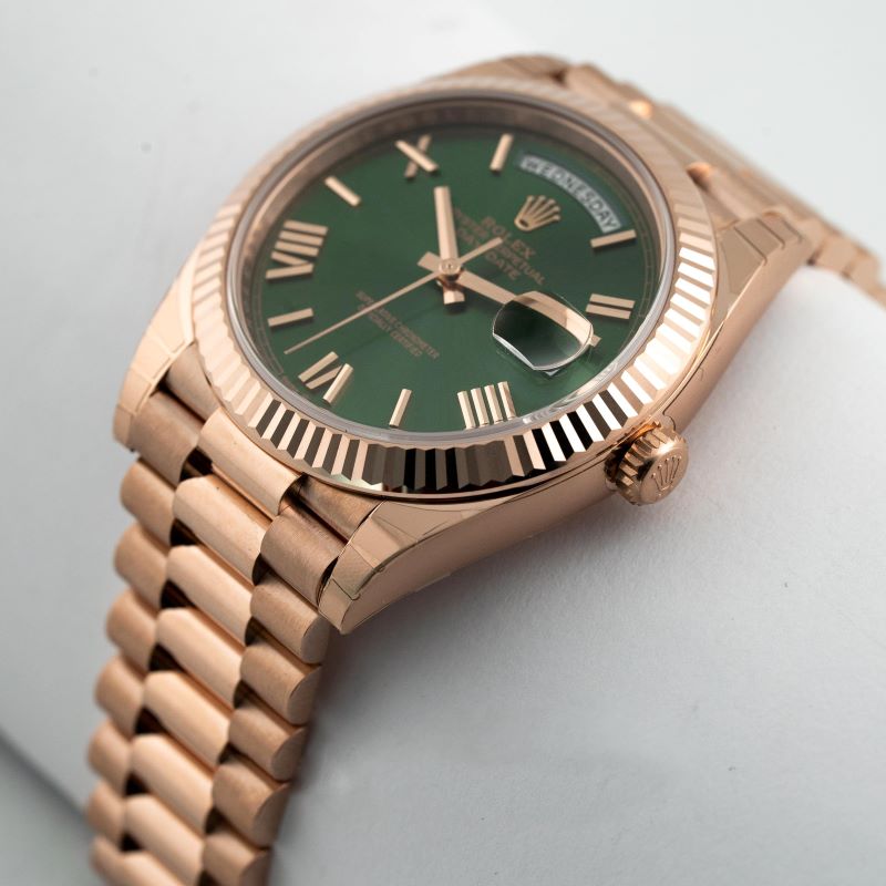 rolex-oyster-perpetual-day-date-40-228235-mat-so-xanh-olive (5)